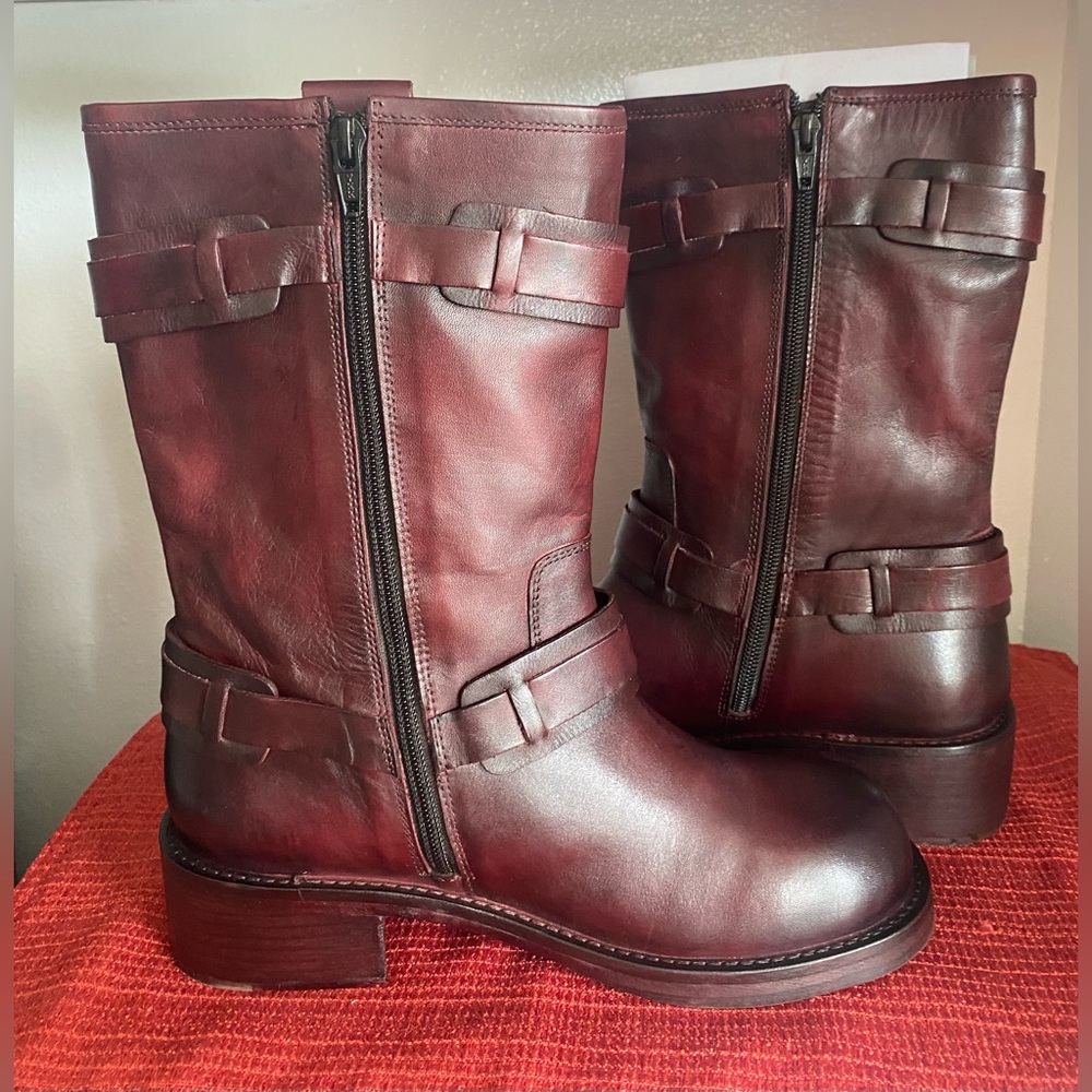 NWT…VINTAGE FOUNDRY… WOMENS BURGUNDY LEATHER BOOTS - Picture 3 of 16
